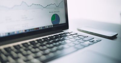 AI quality metrics: accuracy, tone, completeness and hallucinations explained